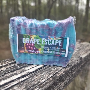 GRAPE ESCAPE Premium Homemade Soap Bar moisturizing fruity fresh smells like 80s 90s grape gum candy great lather smells heavenly