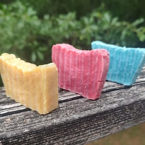 KIDS MINI BAR Premium Homemade Soap Bar smells likes baby powder citrus light floral moisturizing clean fresh cleansing yellow pink blue