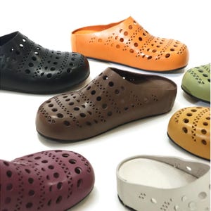 Round-toe slip-on women's clogs, minimalist style sandals, genuine cowhide leather interior & exterior