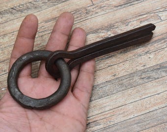 Vintage wrought Iron Mini handforged Horse Tie Hitching Post Ring Rustic Tools Handmade Stable Harness Farm Barn House Decor 6&quot; inch