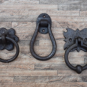 1x Vintage Style Solid Cast Iron Door Knocker Pulls Gate Cupboard Cabinet Ring Pull Drop Handles Knocker For Kitchen Farm Barn House Decor