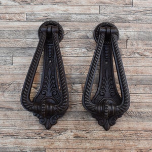 2 Pcs Large Vintage Victorian Style Cast Iron Front Door Knocker Handle Gate Trunk Pull Drop Back Plate Chest Handles Knocker House Decor