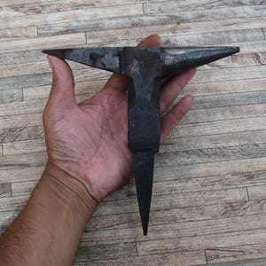 Vintage Style Hardy Steel Large T Shape Stake Anvil Blacksmith Tinsmith Silversmith Anvil Jewelry Making Tool Farm Barn Workshop Decor 42 Oz
