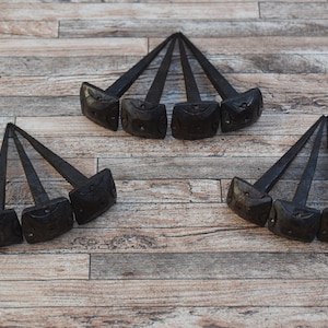 10x Vintage Style Blacksmith Handforged Wrought Iron Nails Door Gate Hammered Stipple Square Rose head Nails Spike Farm Barn House Decor