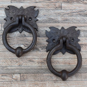 2 Pcs Vintage Cast Iron Door Knocker Pull Drawer Cabinet Cupboard Gate Ring Pull Drop Back Plate Chest Handles Knocker Farm Barn House Decor
