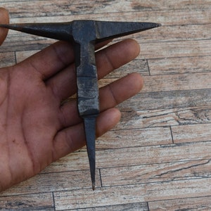 Vintage Miniature Iron Anvil Tool, Silversmith Goldsmith Jewelry Making, Paperweight