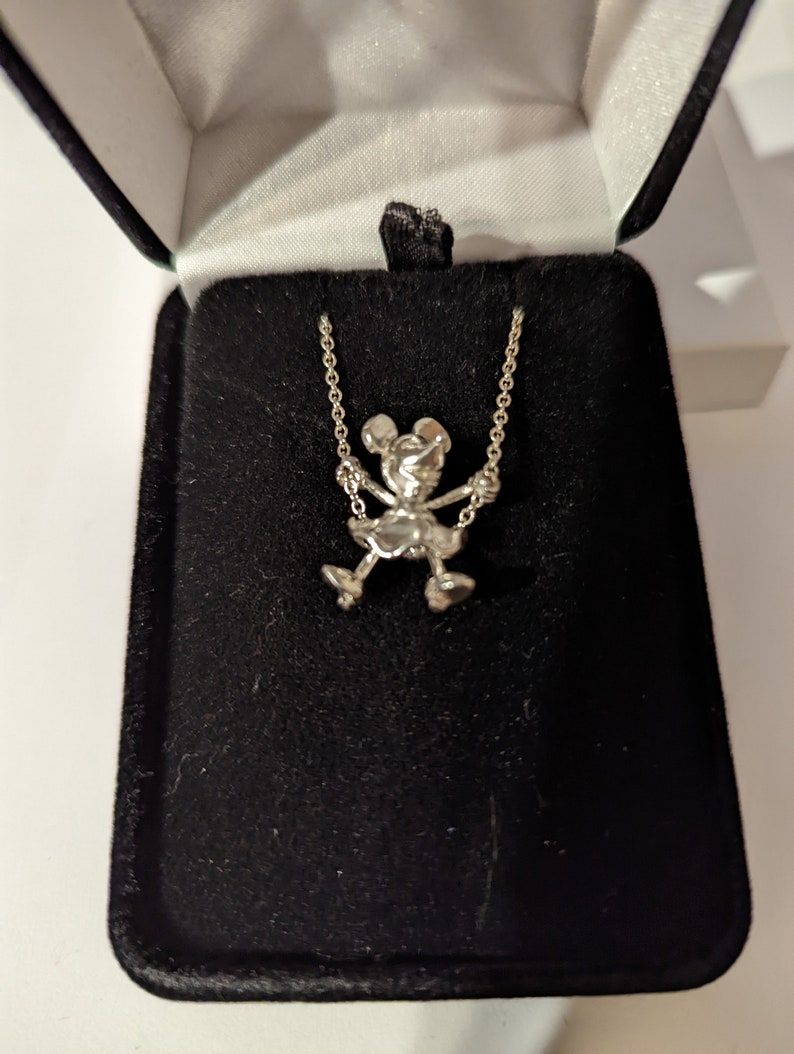 Ciondolo in argento sterling raffigurante Minnie Mouse su catena a maglie immagine 5