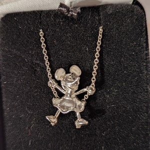 Ciondolo in argento sterling raffigurante Minnie Mouse su catena a maglie immagine 2