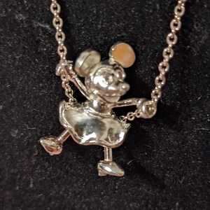 Ciondolo in argento sterling raffigurante Minnie Mouse su catena a maglie immagine 4