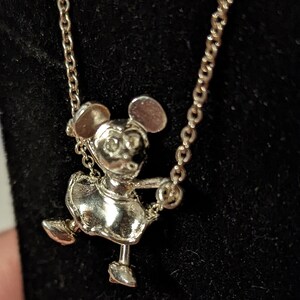 Ciondolo in argento sterling raffigurante Minnie Mouse su catena a maglie immagine 3