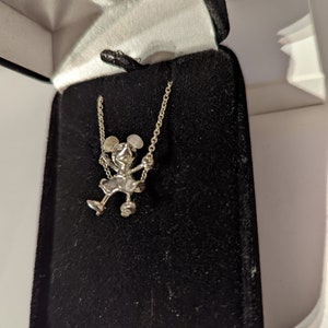 Ciondolo in argento sterling raffigurante Minnie Mouse su catena a maglie immagine 6
