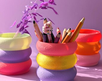 3D printed pen container / decorative casing for dried flowers - made of eco-friendly PLA