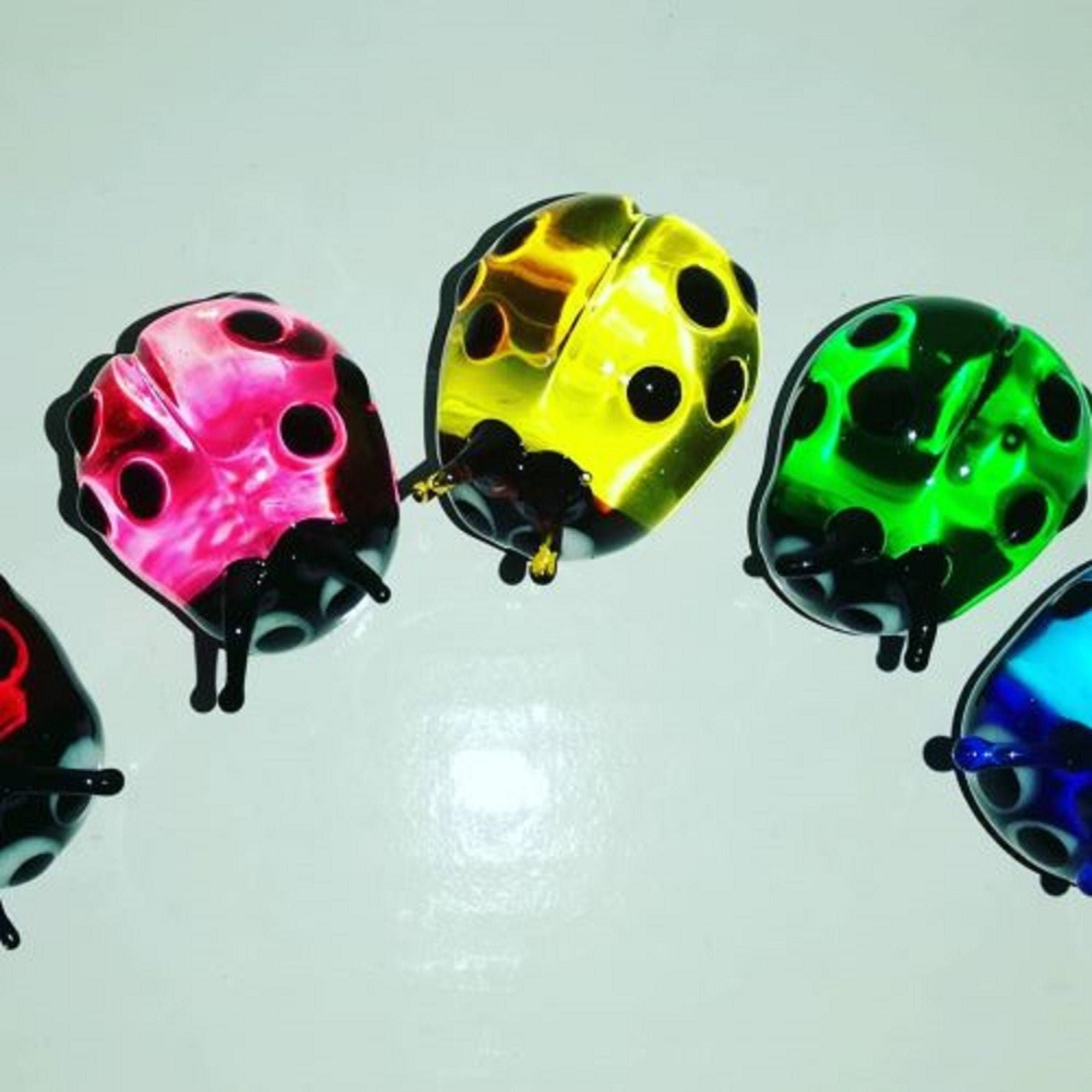 Mela Portafortuna In Vetro Con Coccinella – Miniatura Fatta A Mano, Altezza 2 Cm – Decorazione E Regalo Originale