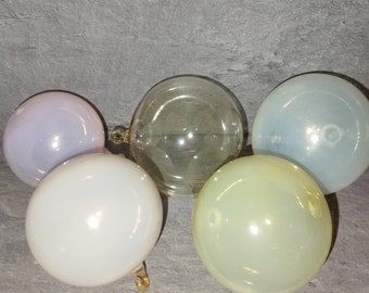 Balls in pastel tones