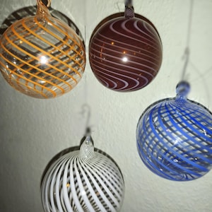 kula szklana z gwintem