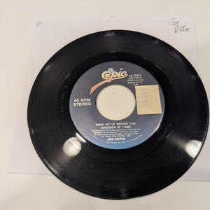 Joe Diffie "Prop Me Up Beside The Jukebox (If I Die) / I Can Walk The Line" Vinyl 7" Single (EX disc)