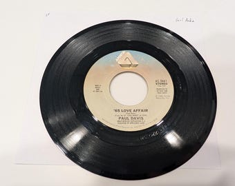 Paul Davis, single vinyle 7 pouces « 1965 Love Affair / We're Still Together » (disque EX)
