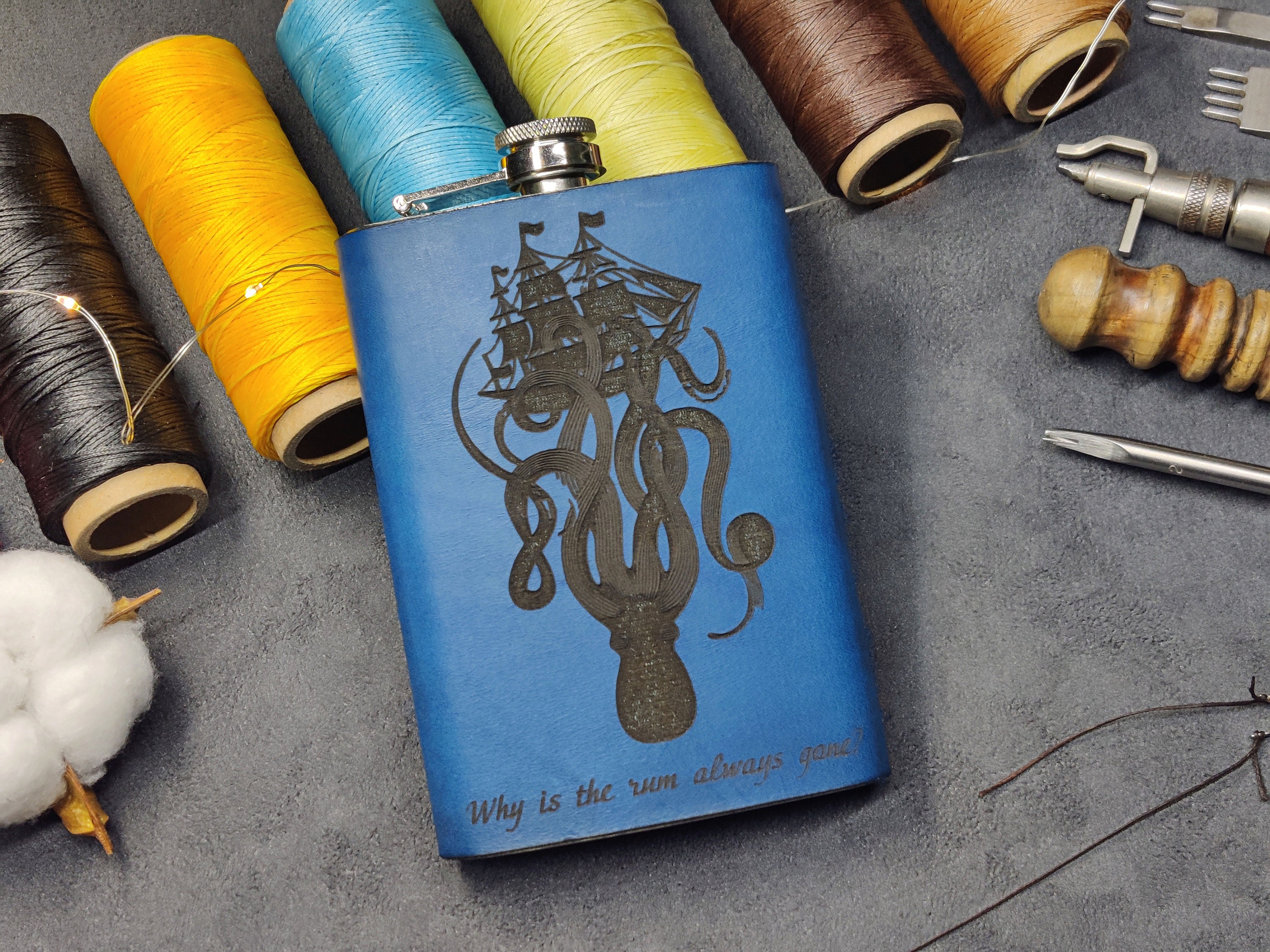 Octopus Cuttlefish Stingray Kraken Sea Ocean Monster Anchor Personalized Groom Hip Steel Leather Flask
