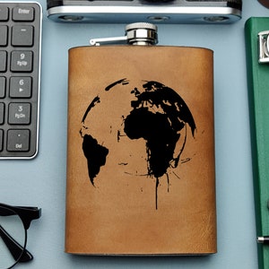 Weltkarte Geschenk Kompass Flasche Globus Karte Logo Weltkarte Dekor Abenteuer Monogramm Kontinente Reise Gravur Lederflasche Bräutigam Hüfte 230 ml Flasche