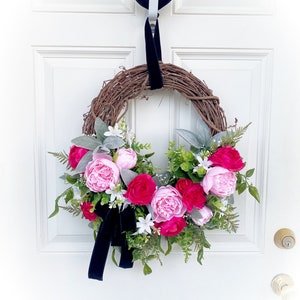 Corona de primavera para puerta de entrada, corona de vid floral, decoración de puerta de primavera, regalo del día de la madre, corona con peonías, corona con flores de verano