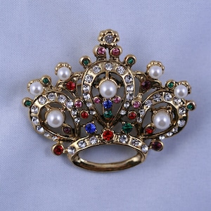 Vintage Rhinestone Crown Brooch Pin With Faux Seed  Pearl In Antique Gold Tone