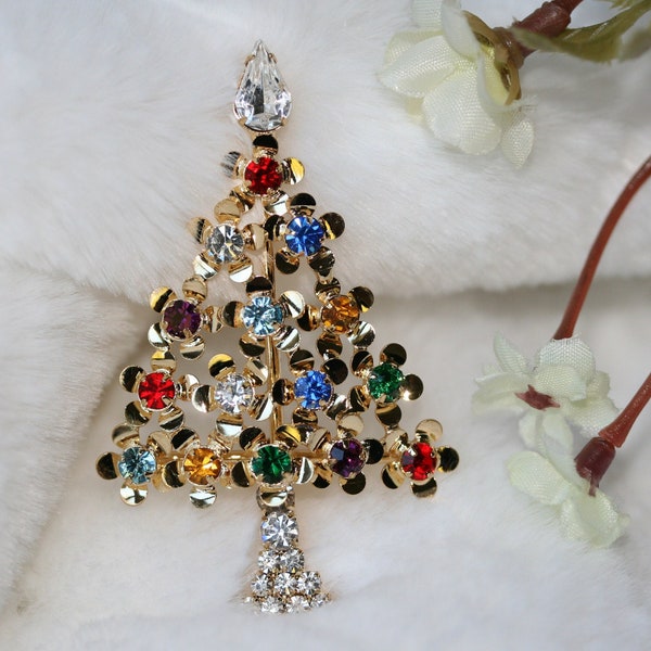 Pin de árbol de Navidad con múltiples piedras preciosas en tono dorado, broche de árbol de Navidad con diamantes de imitación