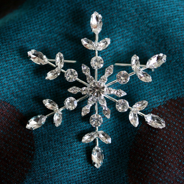Rhinestone Prong-Set Christmas Snowflake Brooch Pin and Pendant, Winter Star Snowflake Jewelry, Costume Holiday Jewelry Gift