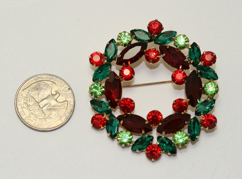 Christmas Wreath Rhinestone Brooch Pin, Crystal Xmas Holiday Jewelry Gift, Floral Wreath Brooch Pin Style Delicate Gold Plated image 7