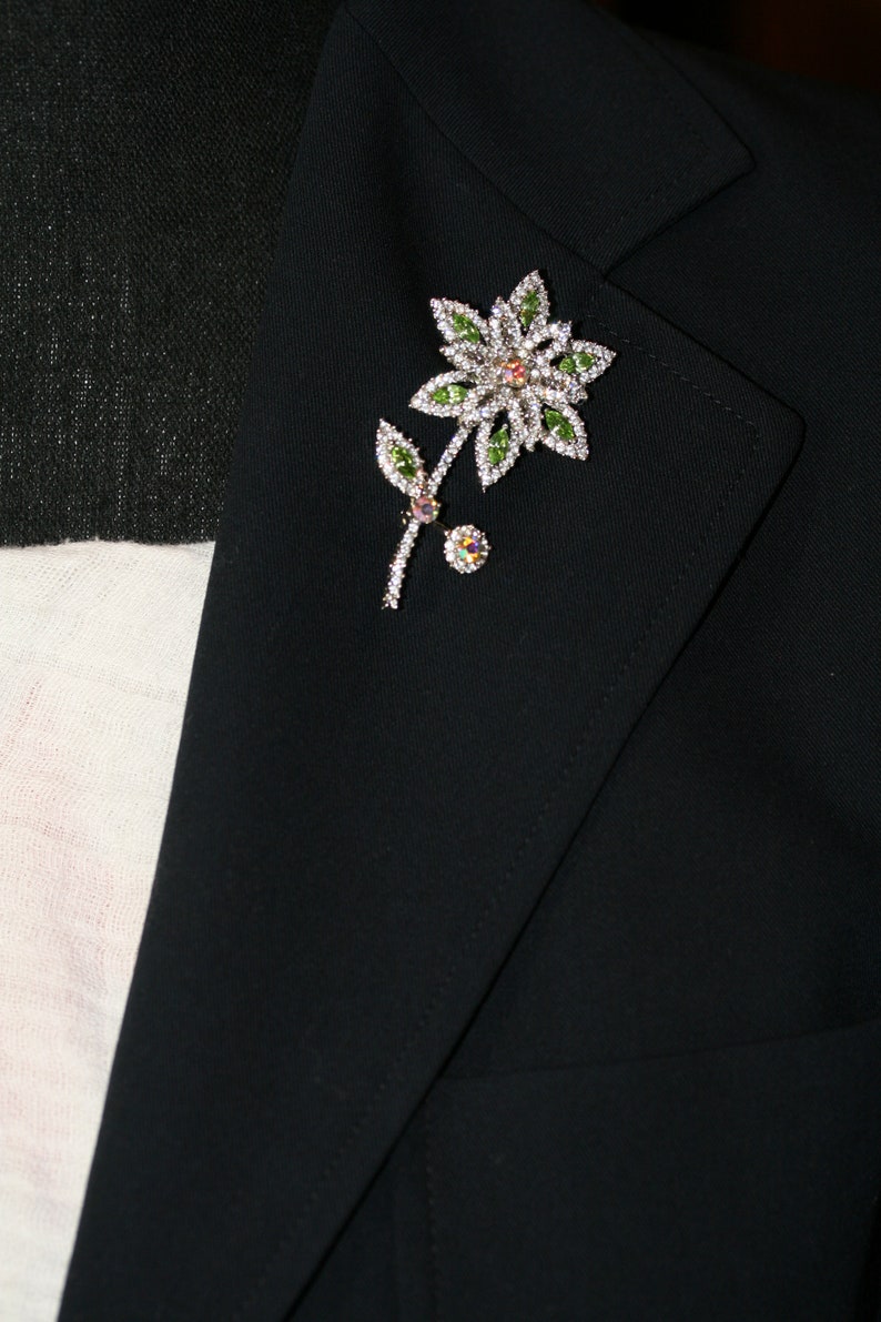 Vintage Rhinestone Daisy Flower Brooch Pin