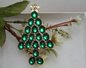 Vintage, Christmas Tree Brooch Pin, Traditionally Christmas Jewelry,