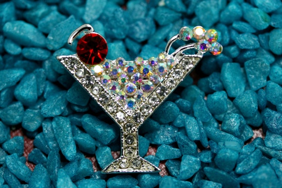 Martini brooch deals