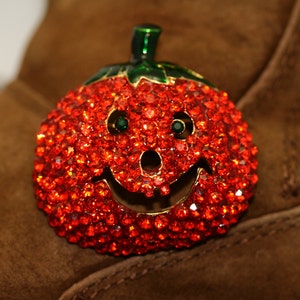 Large Rhinestone Halloween Pumpkin Brooch Pin, Fashion Costume Holiday Jewelry, Crystal Pumpkin Brooch Pin image 9