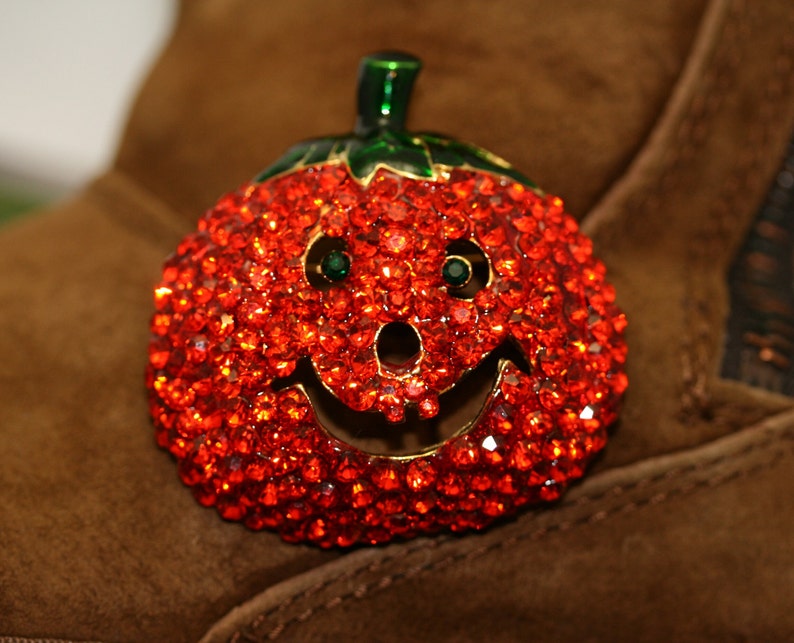 Large Rhinestone Halloween Pumpkin Brooch Pin, Fashion Costume Holiday Jewelry, Crystal Pumpkin Brooch Pin image 9