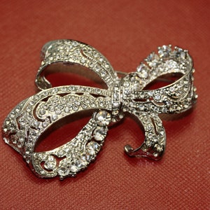 Rhinestone Fashion Ribbon Bowknot Bow Tie Flower Brooch Retro Diamond Exquisite Brooch For Wedding Bridal Invitation Decoration
