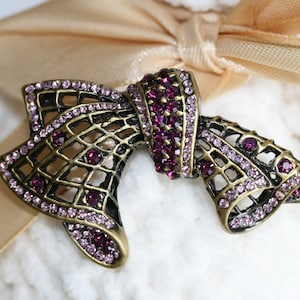 Vintage Purple Crystal Bowe Brooch Antique Beauty Bow Brooch Pin Rhinestone Statement Purple Ribbon Brooch