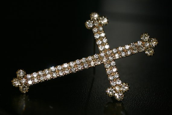 Cross 2024 brooch pin