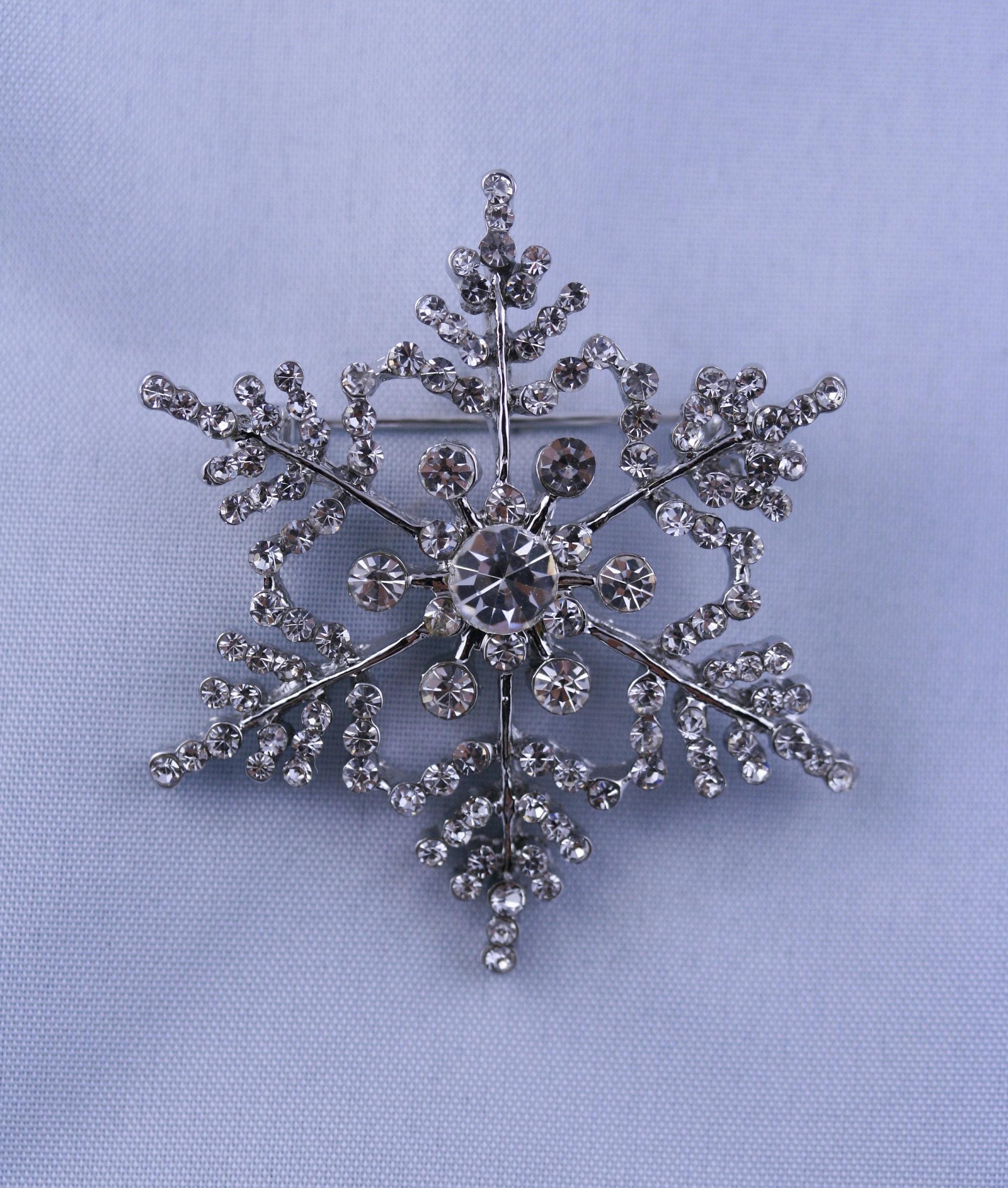 Sisslia Handmade Gold Snowflake Brooch Rhinestone Brooch Broach Large Flower Brooch Pins for Women Designer Jewelry Large Brooches for Women Wedding