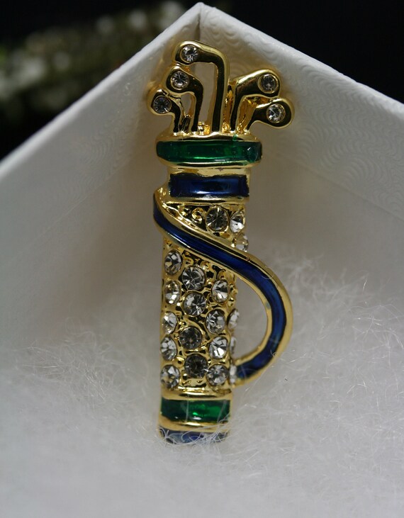 Golf brooch deals