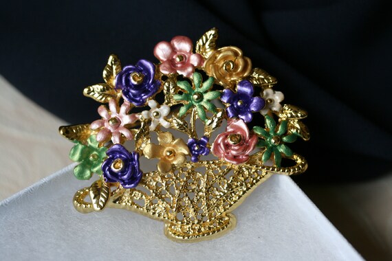 Vintage flower basket brooch enameled pastel flow… - image 5