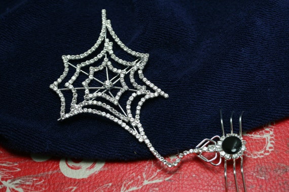 Halloween Vintage SPIDER & WEB Rhinestone Brooch,… - image 4
