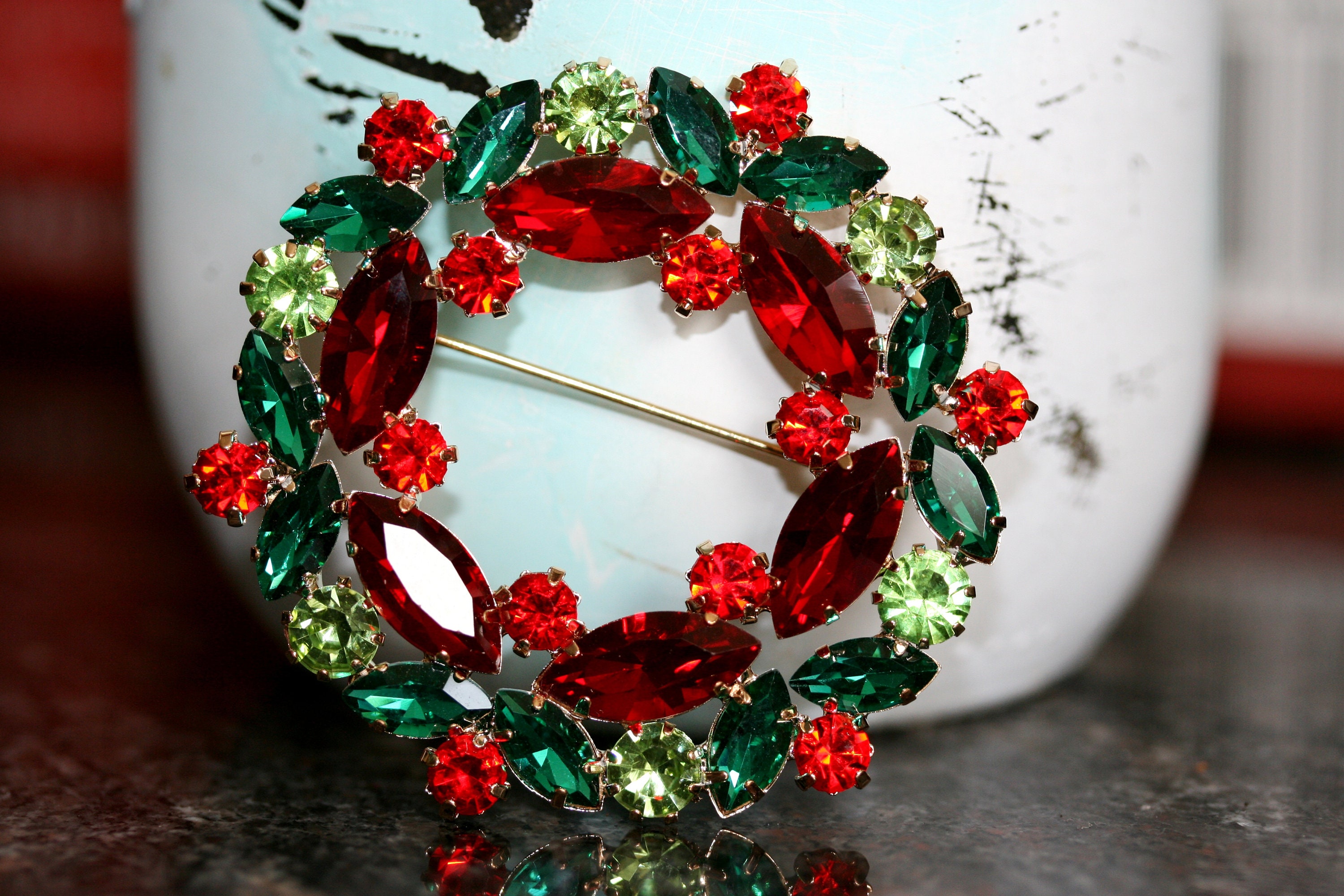 Christmas Wreath Rhinestone Brooch Pin Crystal Xmas Holiday