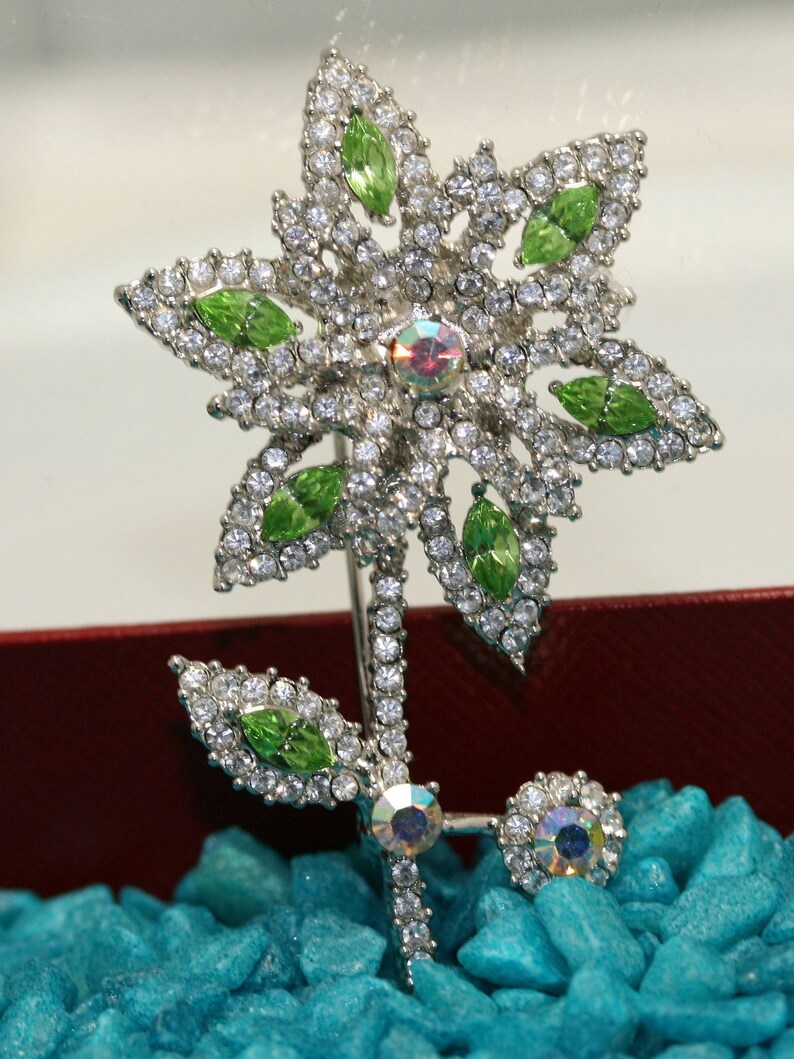 Vintage Rhinestone Daisy Flower Brooch Pin