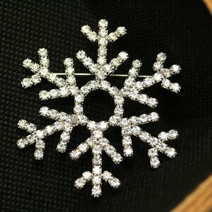 Super Sparkling Rhinestone Christmas Snowflake Brooch,  Winter Snowflake Pin, Holiday Xmas Snowflake Jewelry Gift