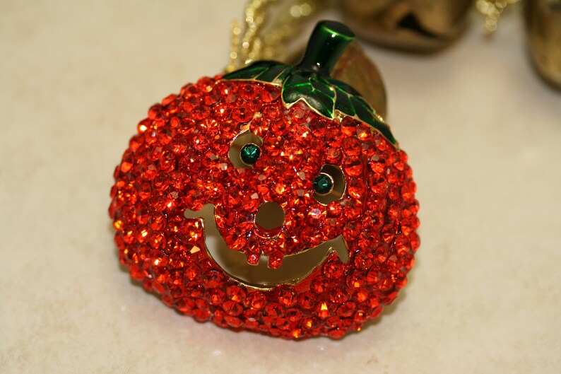 Large Rhinestone Halloween Pumpkin Brooch Pin, Fashion Costume Holiday Jewelry, Crystal Pumpkin Brooch Pin image 6