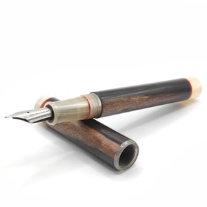 Stilografica kitless in ebano e acrilico/Bespoke fountain pen made of ebony ad acrylic