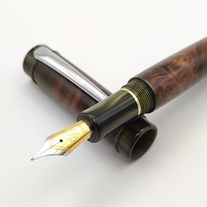 Stilografica kitless in radica di olmo/Bespoke fountain pen made of elm burl