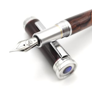 Stilografica kitless in legno del deserto/Bespoke fountain pen made of desert ironwood