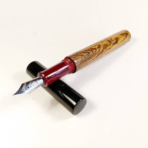 Penna stilografica kitless in bocote ed ebanite/Bespoke fountain pen in bocote and ebonite