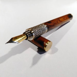 Stilografica kitless in ironwood e ottone/Bespoke fountain pen made of ironwood and brass