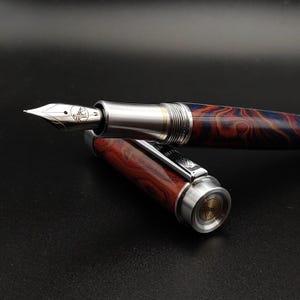 Stilografica kitless in ebanite colorata/Bespoke fountain pen made of coloured ebonite